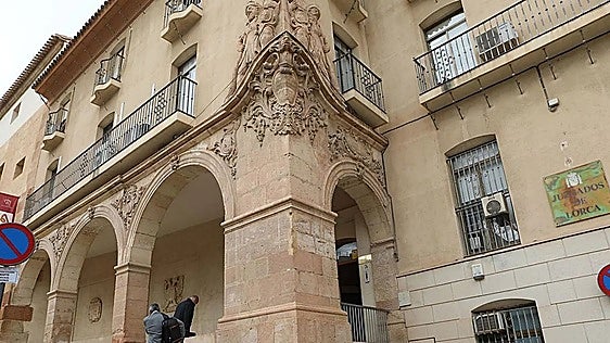 Absuelto tras no pagarle la pensión a su hija durante años porque no tenía capacidad económica