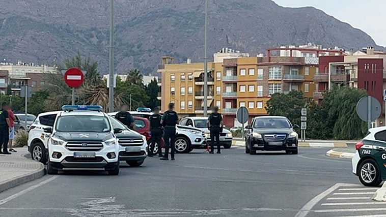 Más de 40 denuncias por drogas, armas, extranjería o seguridad vial en un control en Beniel