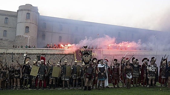 Los festeros de Carthagineses y Romanos ganan protagonismo en una batalla que busca ser más fiel a la historia