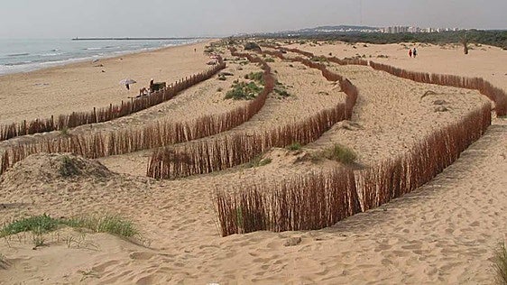 Este pueblo con dunas te hará sentir como en el desierto a solo una hora de Murcia