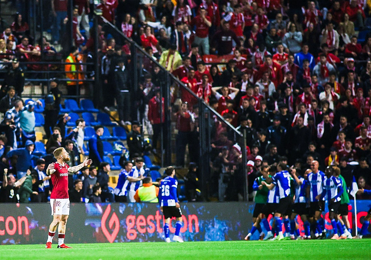 El Hércules celebra un gol ante el Real Murcia en el duelo disputado en Alicante el pasado marzo.