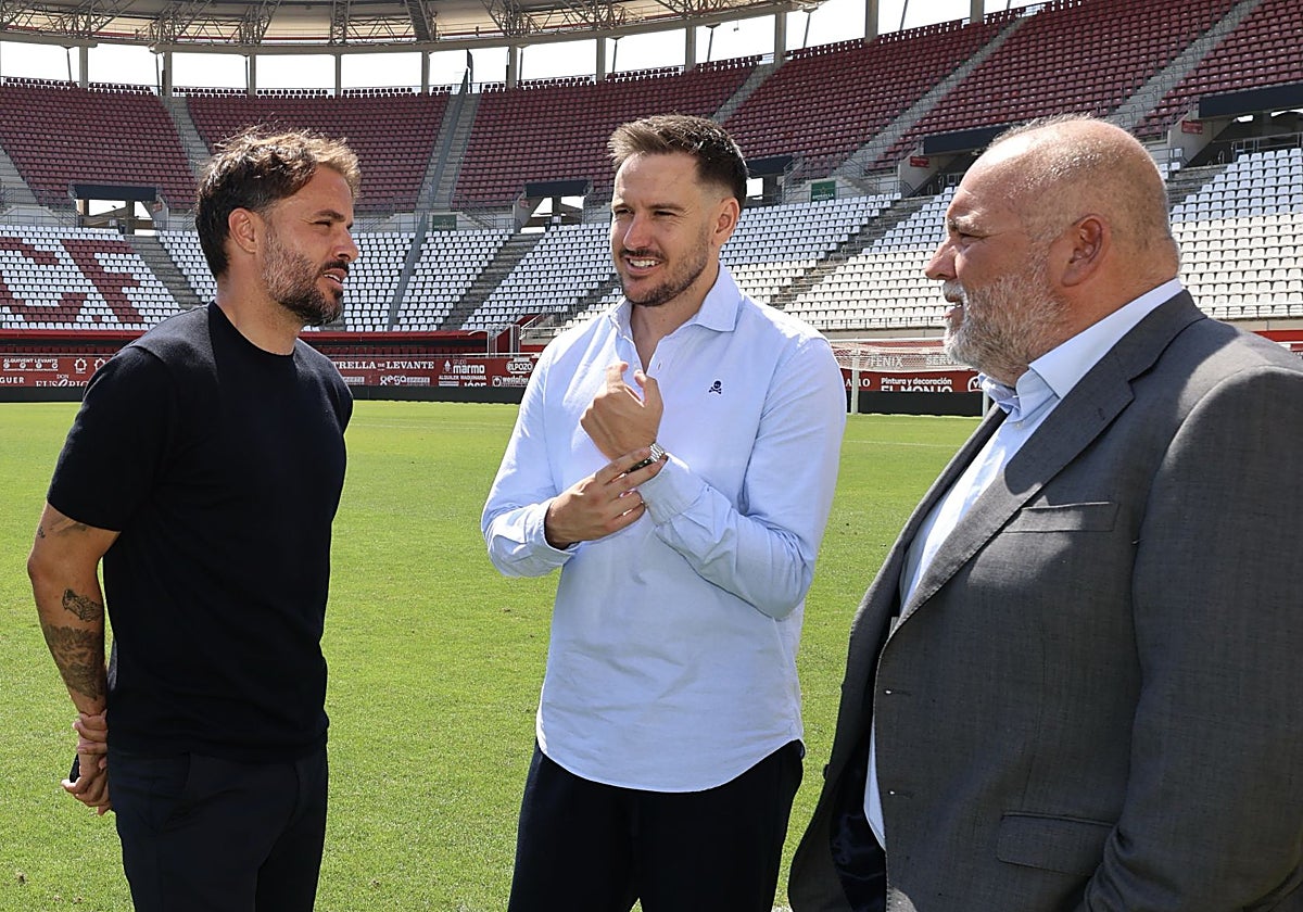 Pedro León, Sergi Guilló y Manuel Sánchez Breis, en la presentación del técnico ilicitano.