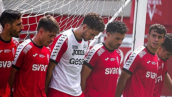 Una maleta cargada de kilómetros y fantasmas para el Real Murcia en su regreso a la capital