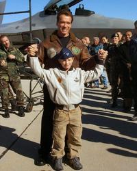 Schwarzenegger, herido leve tras sufrir un accidente de moto con su hijo