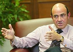 Luis de Guindos culminará la reestructuración bancaria