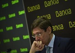 El presidente de Bankia, José Ignacio Goirigolzarri, con gesto pensativo. / Afp
