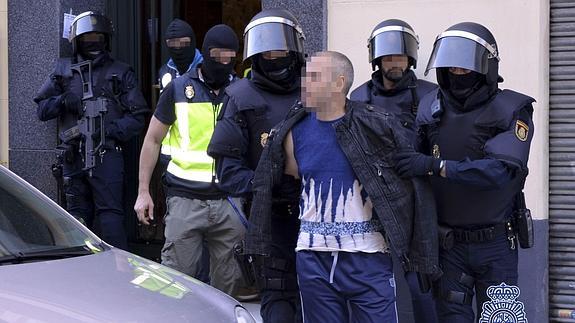 Detenido en Madrid por reclutar yihadistas para el grupo ISIL.