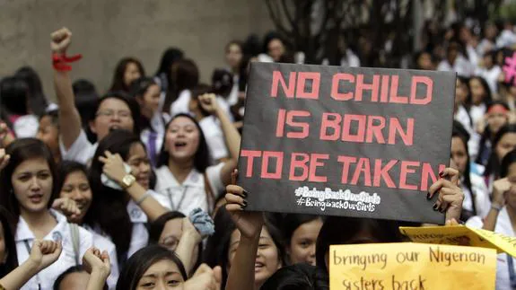 Manifestación en Filipinas para pedir la liberación de las mujeres secuestradas en Nigeria. 