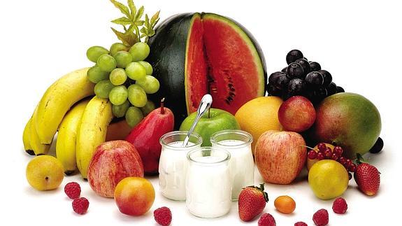 Yogur y fruta, excelente combinación para prevenir el sobrepeso./
