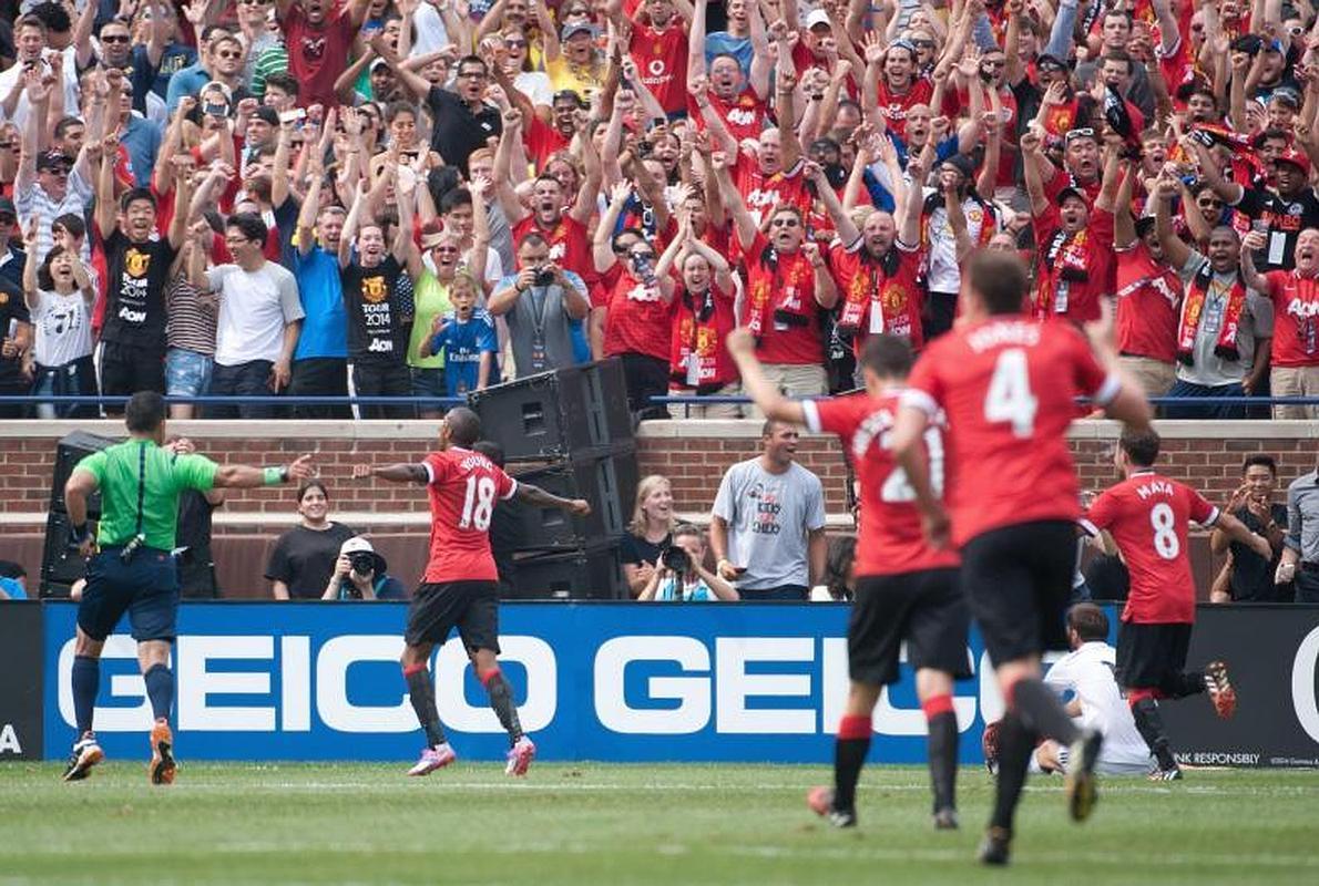 Los jugadores del Manchester United celebran uno de los goles ante el Real Madrid