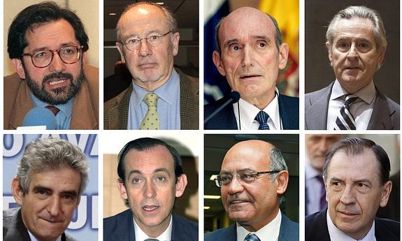 Rodrigo Rato (2i), junto a otros directivos de Caja Madrid.