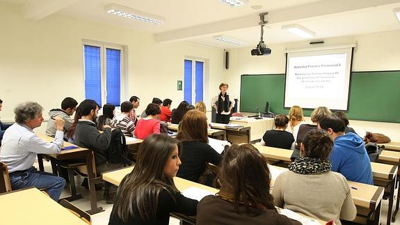 Estudiantes universitarios.