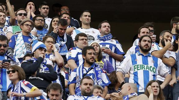 Aficionados del Deportivo en el Calderón. 