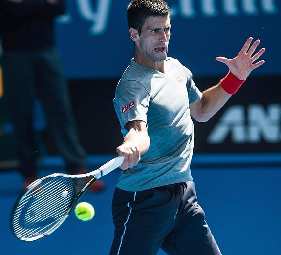 Djokovic entrena en Australia. 