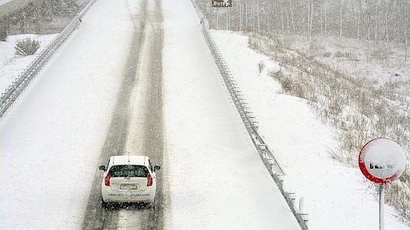 España sigue sufriendo fuertes nevadas. 