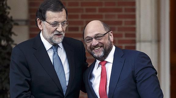 El presidente del Gobierno , Mariano Rajoy, y el presidente del Parlamento Europeo, Martin Schulz.