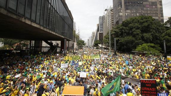 Miles de personas, durante la manifestación en Sao Paulo. 