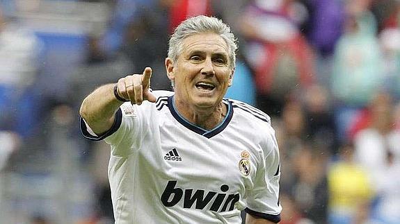 Santillana, en un partido de veteranos. 