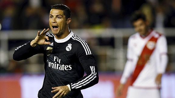 Cristiano Ronaldo y su polémico gesto tras el gol. 