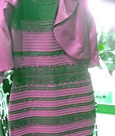 En la versión con filtros verdes y rojos de la foto no se producen discrepancias. 