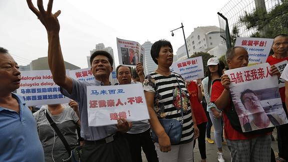 Familiares chinos del vuelo MH370 de Malaysia Airlines.