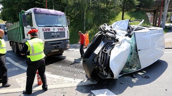 Accidente de coche en Basurto. Archivo | Ep