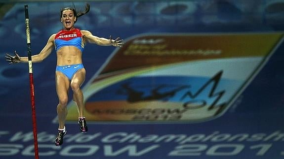 Isinbayeva salta en los Mundiales de 2013. 