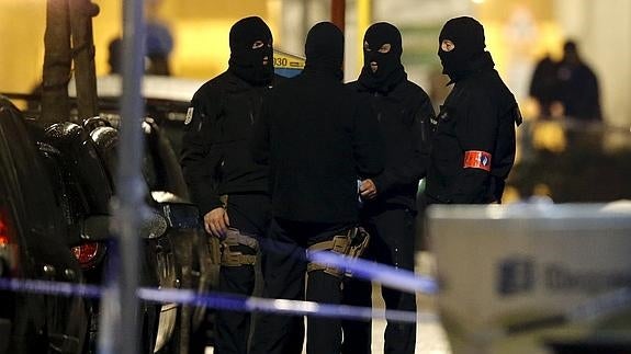 Operación policial en el barrio de Schaerbeek.