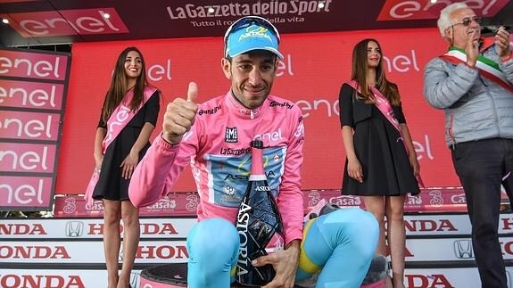 Vincenzo Nibali, en plena celebración. 