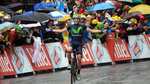Ion Izagirre celebra la victoria de etapa. 
