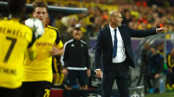 Zinedine Zidane, durante el Borussia Dortmund-Real Madrid. 