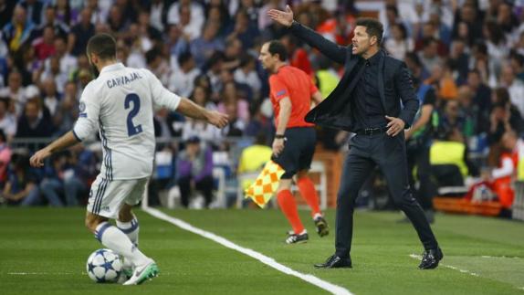 Simeone, ante el Real Madrid. 