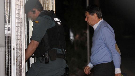 Ignacio González en el momento de su detención.