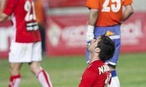 Decepción. Natalio lamenta una de las muchas ocasiones falladas. ::                             JUAN LEAL