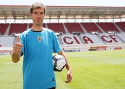 Richi vuelve al Murcia para ascender "porque Segunda B se queda pequeña"