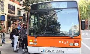 Transporte público de Latbus en el centro de Murcia. Foto: Edu Botella/AGM