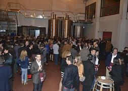 Asistentes a la gala en las bodegas Señorío de Barahonda. :: C. O.