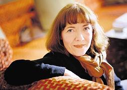 La autora británica presenta su segundo libro, 'El hombre que perseguía al tiempo'. :: Vicens Giménez