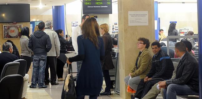 Más de 3.200 personas abandonaron en la Región las listas del paro durante el mes de marzo