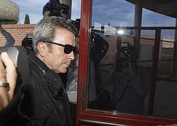Ortega Cano, a su entrada en prisión. :: EFE