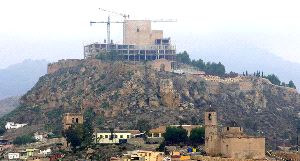 ASÍ ESTÁ. Estado actual de las obras del parador en el castillo de Lorca. / LA VERDAD