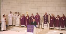 Mendoza interviene en las Jornadas Internacionales del Voluntariado, el domingo en                Madrid, ante las cámaras. / UCAM