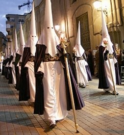 Un tercio, en la procesión de la Vera Cruz. / J. C. C. / AGM