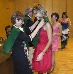 Nuevas tituladas, en el Paraninfo de la UPCT. / J. M. R. / AGM