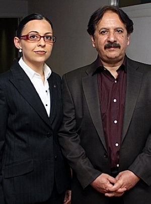 La edil Barnuevo y Majidi, anoche. ::
RAFA FRANCÉS