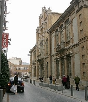 Calle Gisbert, en pleno centro de Cartagena. ::
P. SÁNCHEZ / AGM