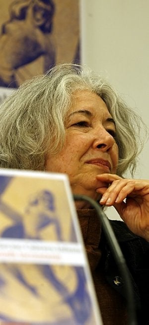 Miriam Gómez en la presentación de 'La ninfa inconstante'. ::
LV