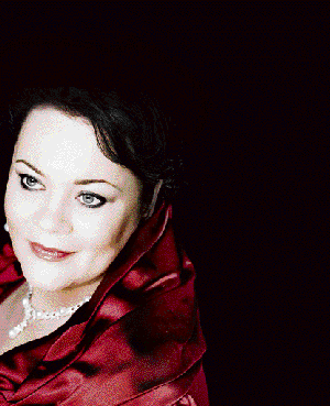 La soprano lituana Violeta Urmana, que el martes clausurará con un recital la XX Semana Grande de Cajamurcia. ::                             C. SCHNEIDER