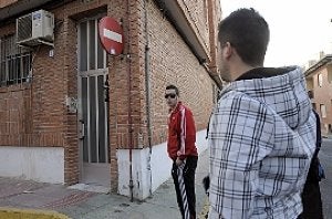 Un joven de 16 años deja en coma a golpes de plancha a su exnovia de 15