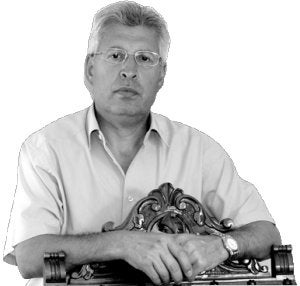 Manuel Fuentes. ::                             J. R. LADRA